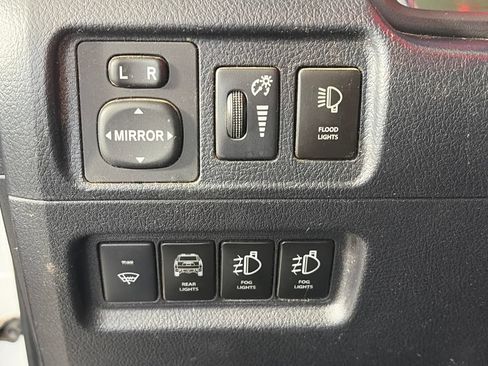 Used 2019 Toyota 4Runner TRD Off-Road Premium AWD/4WD image 23