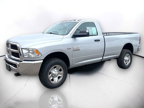 Used 2018 RAM 2500 Tradesman w/ Chrome Appearance Group image 2