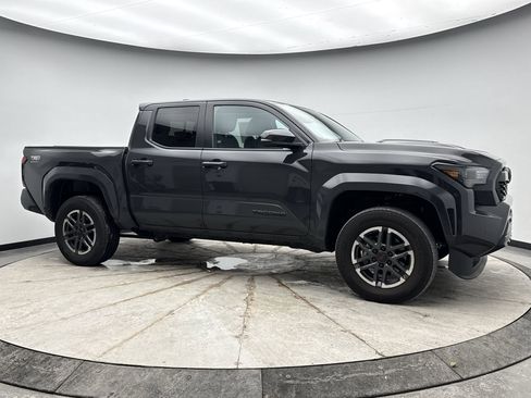 Used 2024 Toyota Tacoma TRD Sport w/ TRD Sport Upgrade Package image 7