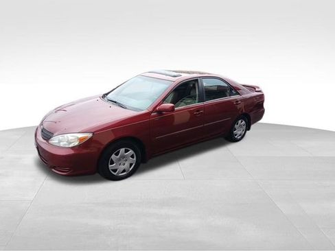 Used 2002 Toyota Camry XLE image 8