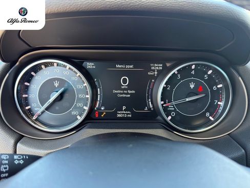Used 2021 Maserati Levante AWD/4WD image 26