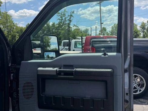 Used 2014 Ford F250 XLT w/ Advanced Security Group AWD/4WD image 23