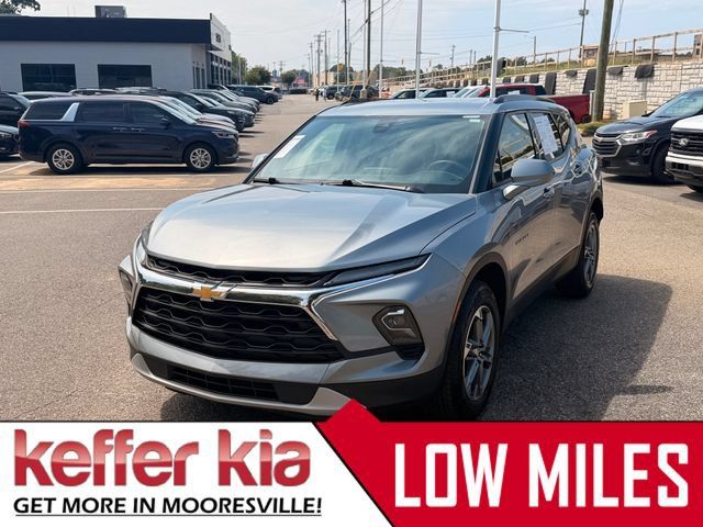 Used 2024 Chevrolet Blazer LT w/ Convenience Package FWD image 1