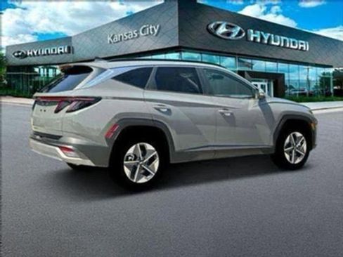 New 2025 Hyundai Tucson SEL image 9