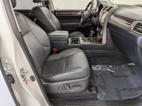 Used 2019 Lexus GX 460 Luxury image 35
