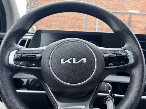Used 2025 Kia Sportage LX image 25
