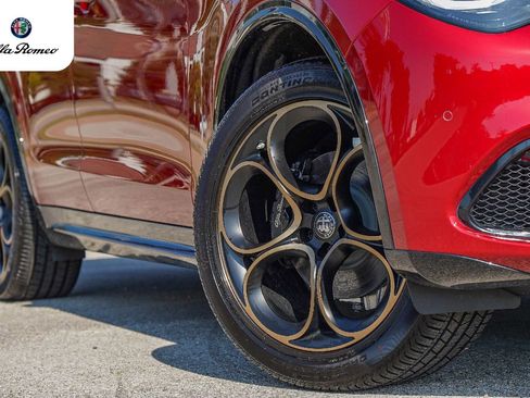 New 2025 Alfa Romeo Stelvio Sprint AWD/4WD image 2