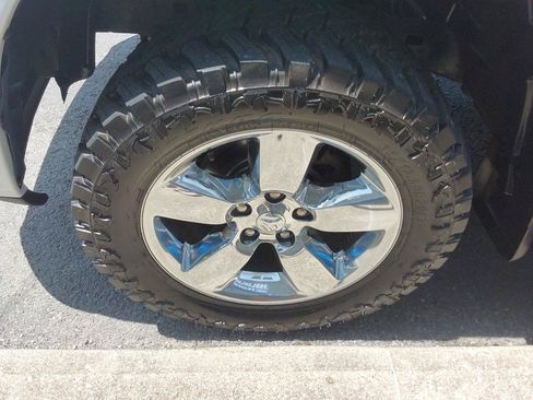 Used 2019 RAM 1500 Express w/ Express Value Package AWD/4WD image 9