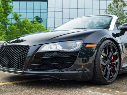 Used 2011 Audi R8 V10 image 35