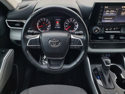 Certified 2022 Toyota Highlander LE image 13