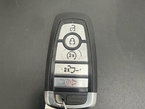 Used 2018 Ford F150 Platinum w/ Equipment Group 701A Luxury image 62