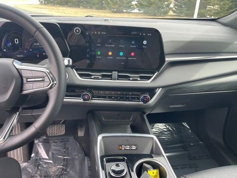 Used 2026 Chevrolet Equinox LT w/ Convenience Package II image 19