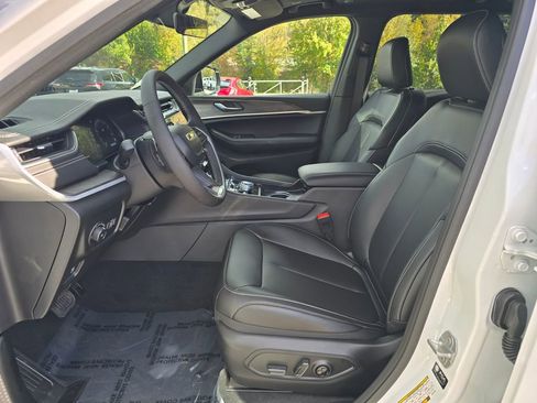 New 2025 Jeep Grand Cherokee L Limited image 4