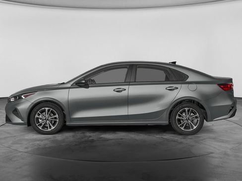 Used 2024 Kia Forte LXS FWD image 3