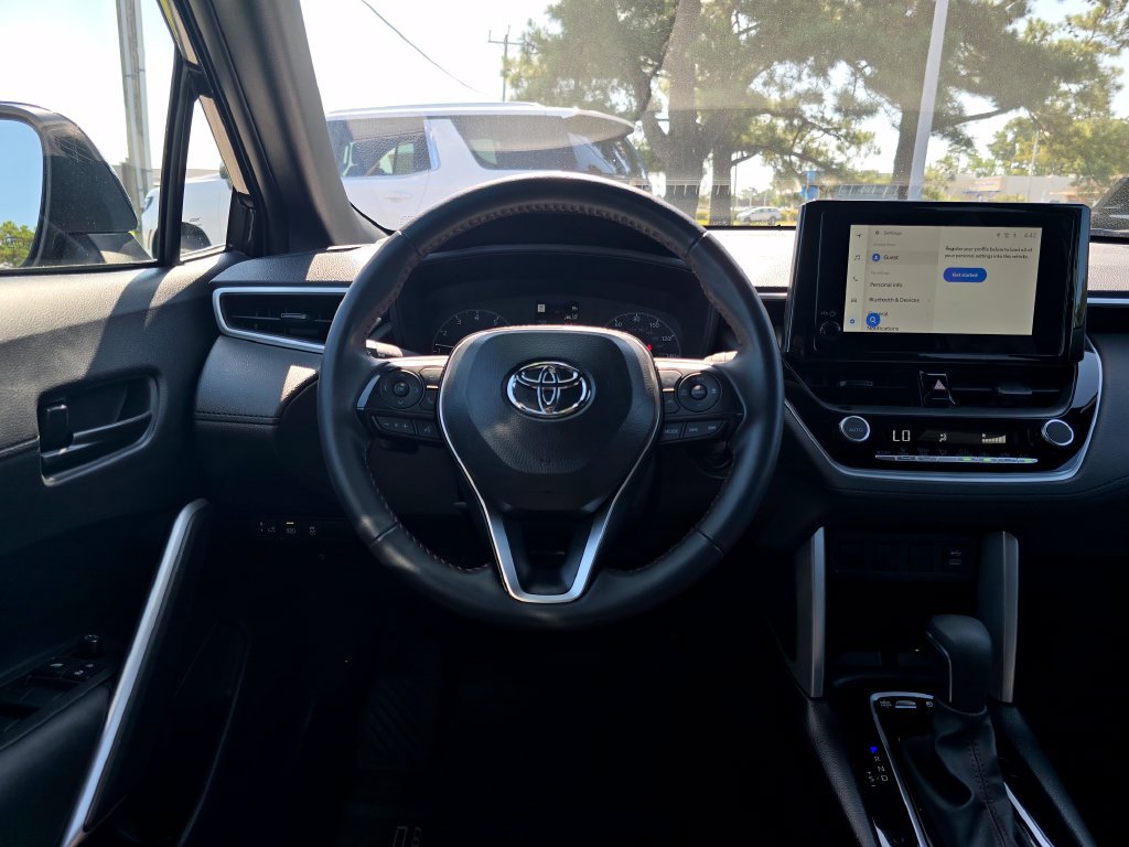 Used 2025 Toyota Corolla Cross AWD Hybrid image 13