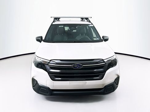 Used 2025 Subaru Forester Premium w/ Convenience Package #1 image 2