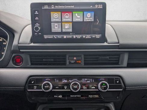 Used 2025 Honda Pilot Touring image 15