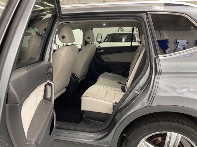 Used 2018 Volkswagen Tiguan SEL Premium AWD/4WD image 8