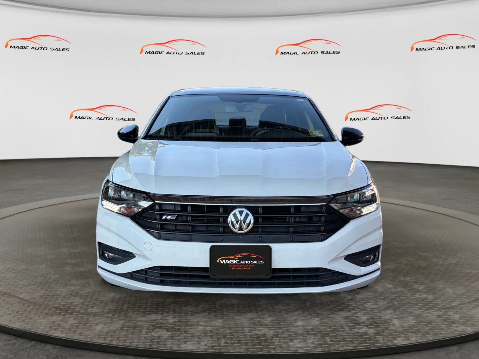 Used 2019 Volkswagen Jetta R-Line w/ R-Line Cold Weather Package FWD image 3