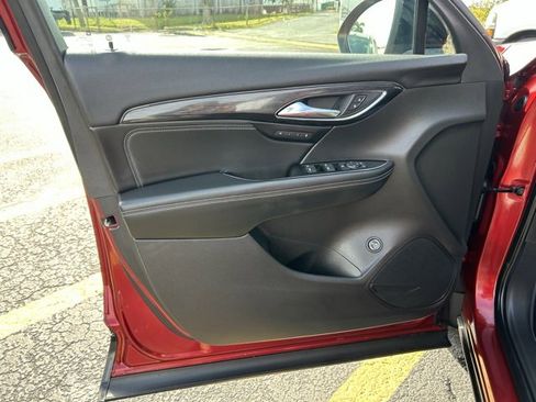 Used 2023 Buick Envision Essence w/ Sport Touring Package image 12