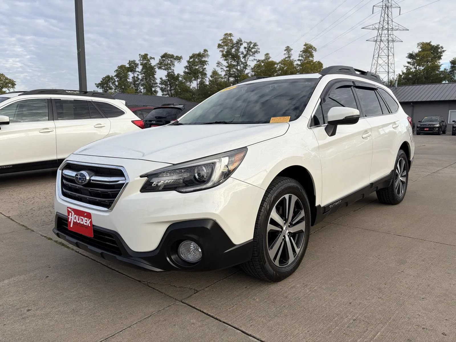 Used 2019 Subaru Outback 2.5i Limited AWD/4WD image 3