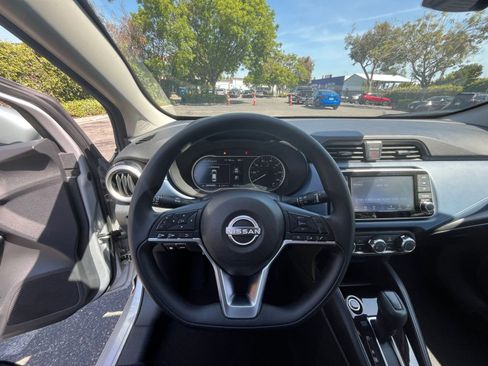 Used 2025 Nissan Versa SV FWD image 32
