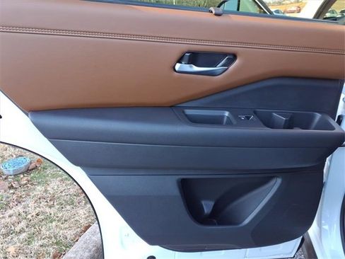 New 2025 Nissan Pathfinder Platinum w/ Cargo Package image 9