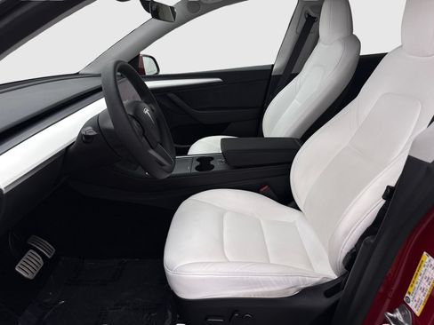 Used 2023 Tesla Model Y Long Range AWD/4WD image 17