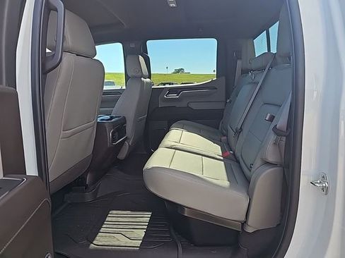 New 2025 GMC Sierra 1500 SLT AWD/4WD image 9