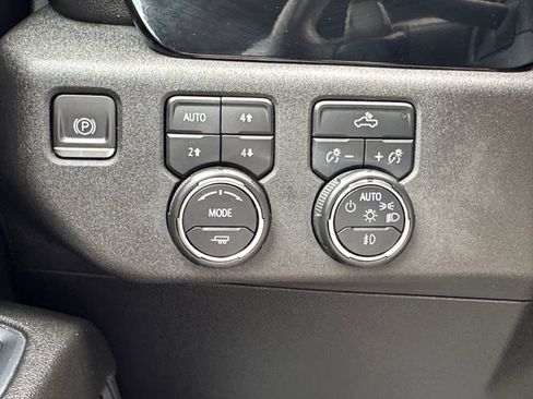 Used 2024 Chevrolet Silverado 1500 RST AWD/4WD image 31