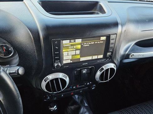 Used 2012 Jeep Wrangler Rubicon w/ PWR Convenience Group image 14