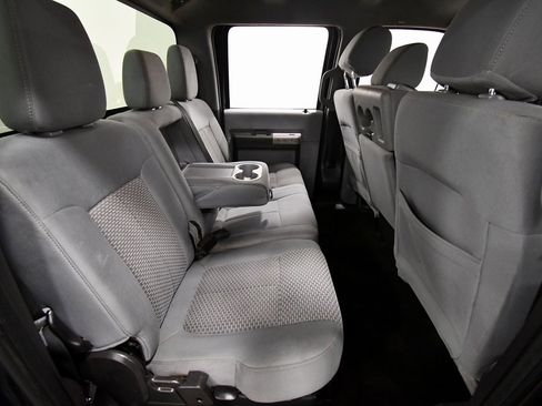 Used 2013 Ford F250 XLT w/ FX4 4X4 Off-Road Pkg image 16