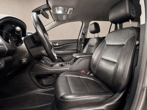 Used 2023 GMC Acadia SLT w/ Preferred Package FWD image 13
