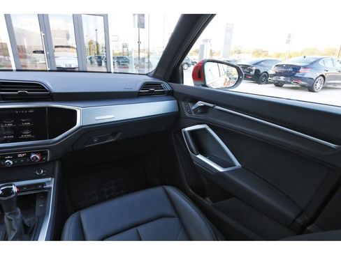 Used 2022 Audi Q3 2.0T Premium Plus image 12