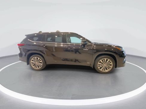 Used 2020 Toyota Highlander Platinum AWD/4WD image 9