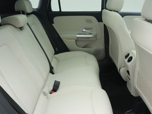New 2026 Mercedes-Benz GLA 250 image 8