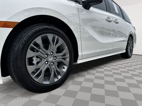 Certified 2026 Honda Odyssey Touring image 6