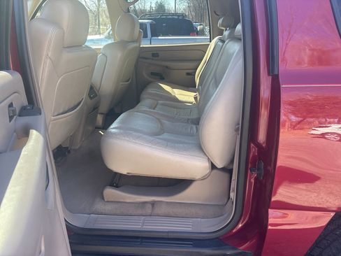 Used 2004 Chevrolet Suburban LS w/ Preferred Equipment Group image 22