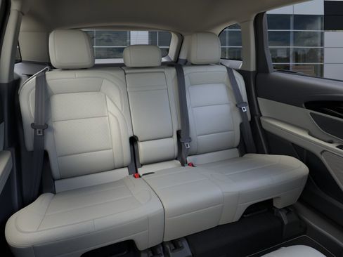 New 2026 Lincoln Nautilus Premier AWD/4WD image 11