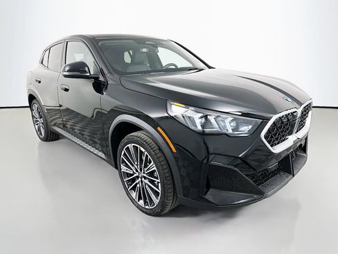 Used 2026 BMW X2 xDrive28i w/ Technology Package AWD/4WD image 3