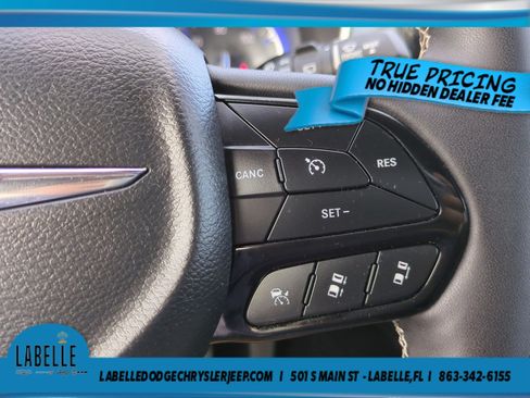 Used 2025 Chrysler Pacifica Limited w/ Uconnect Theater Family Group AWD/4WD image 27