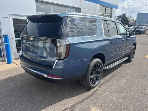 New 2026 Chevrolet Suburban LT AWD/4WD image 7