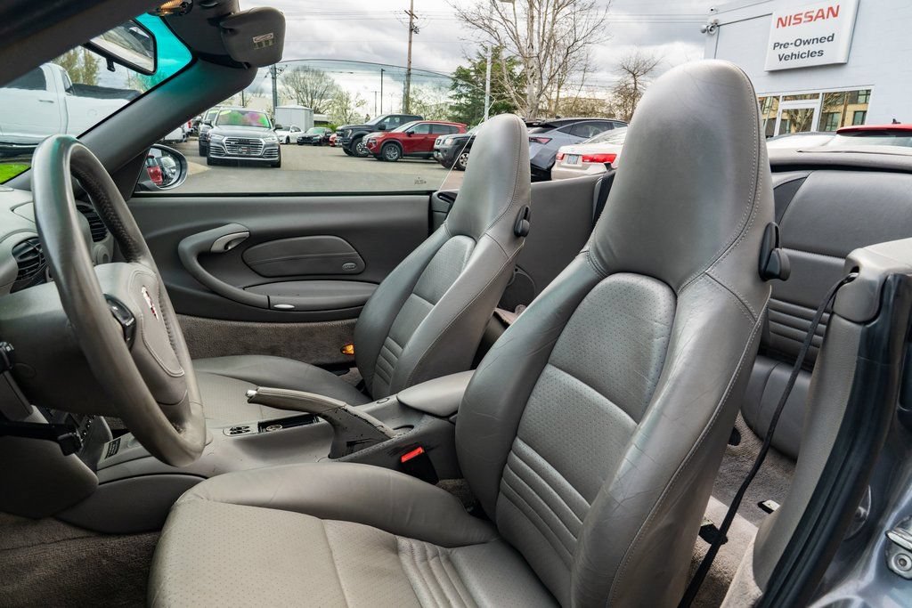 Used 2001 Porsche 911 Carrera RWD image 16