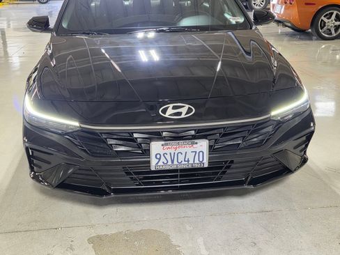 Certified 2025 Hyundai Elantra Sport FWD image 9