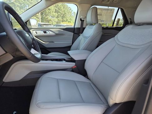 New 2026 Ford Explorer Active image 11