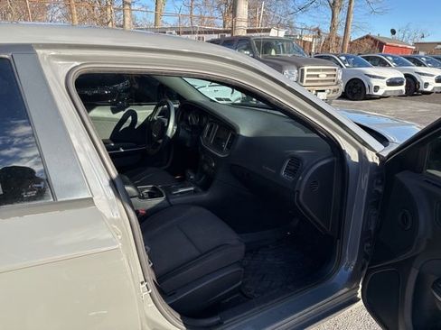 Used 2019 Dodge Charger SXT image 11