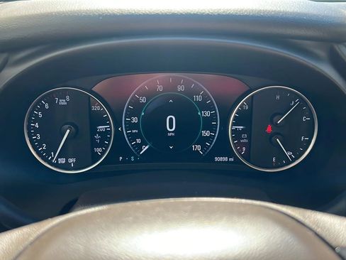 Used 2017 Buick LaCrosse Preferred image 12