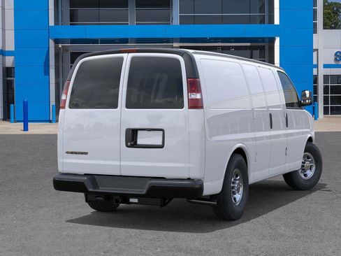 New 2025 Chevrolet Express 3500 w/ Driver Convenience Package image 4