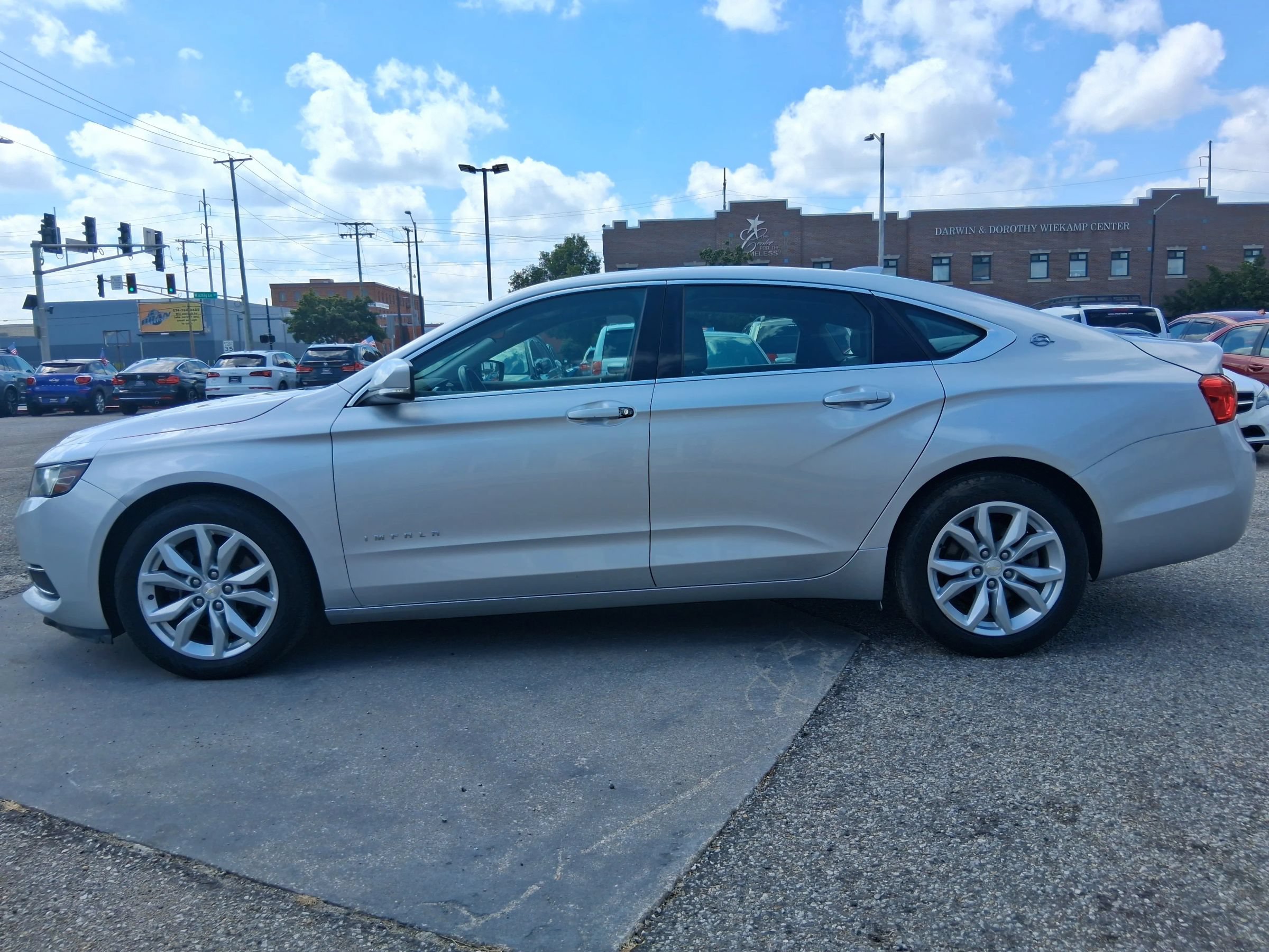 Used 2017 Chevrolet Impala LT FWD image 4