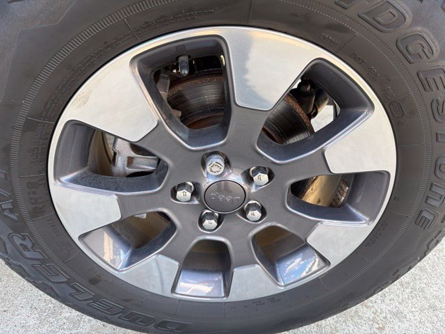 Used 2018 Jeep Wrangler Unlimited Sahara w/ Uconnect 4C Nav & Sound Group AWD/4WD image 8